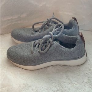 Dr Scholl’s super tennis shoes